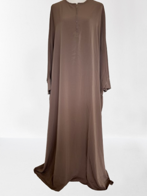 Abaya farasha taupe en soie de Médine avec coupe papillon ample