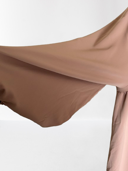 img_8392 Abaya Soie de Médine Manche Bouffante Camel – Image 3