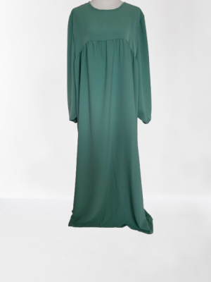 Abaya femme manches bouffantes en Soie de Médine, fluide et opaque, offrant élégance et confort pour une tenue pudique et raffinée. Idéale pour toutes occasions.